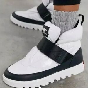 SOREL Joan Of Arctic Next Lite Strap Puffy Boot 7